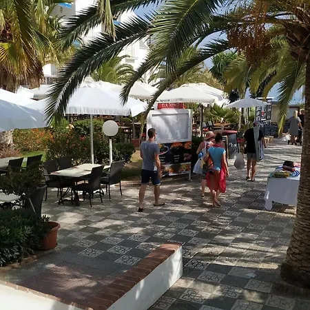 Gaviota Holidays Piscina Y Playa 아파트 네르하