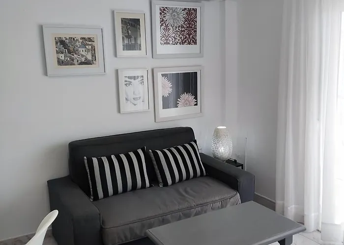 Gaviota Holidays Piscina Y Playa Apartment Nerja