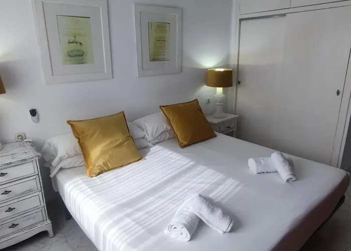 Gaviota Holidays Piscina Y Playa * Нерха