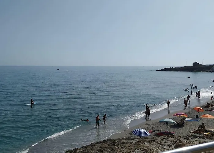 Апартаменты Gaviota Holidays Piscina Y Playa Нерха