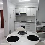 アパート Gaviota Holidays Piscina Y Playa ネルハ